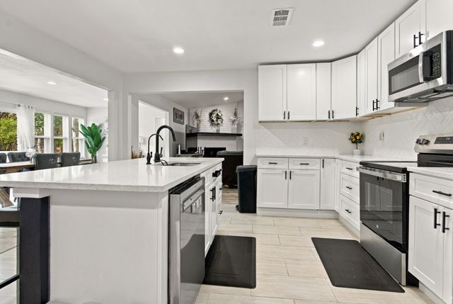 6401 Simmons Road, North Richland Hills, TX 76182