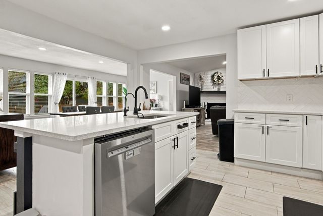 6401 Simmons Road, North Richland Hills, TX 76182