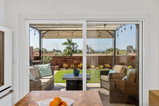 7053 Snapdragon Dr, Carlsbad, CA 92011