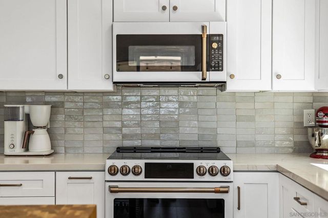 7053 Snapdragon Dr, Carlsbad, CA 92011