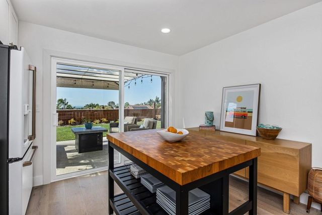 7053 Snapdragon Dr, Carlsbad, CA 92011