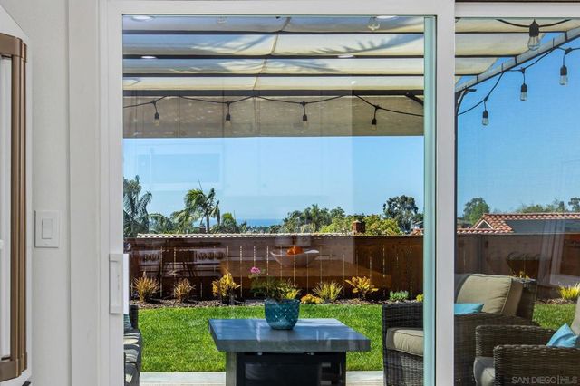 7053 Snapdragon Dr, Carlsbad, CA 92011