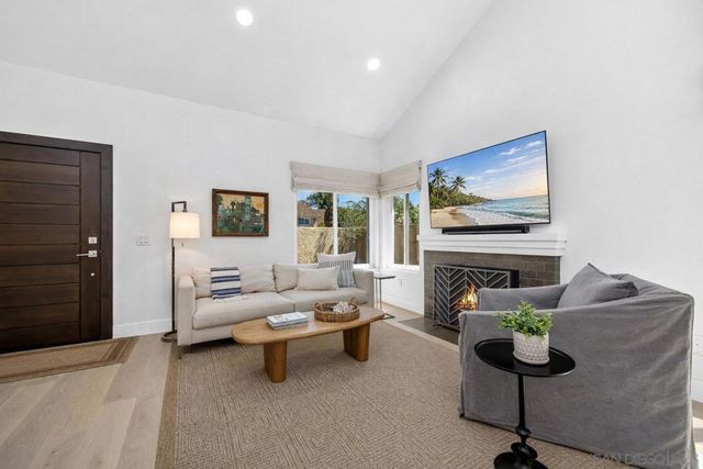 7053 Snapdragon Dr, Carlsbad, CA 92011