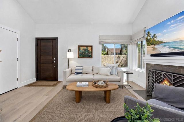 7053 Snapdragon Dr, Carlsbad, CA 92011