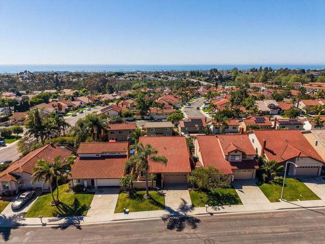 7053 Snapdragon Dr, Carlsbad, CA 92011