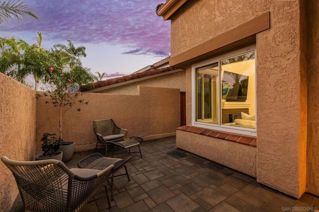 7053 Snapdragon Dr, Carlsbad, CA 92011