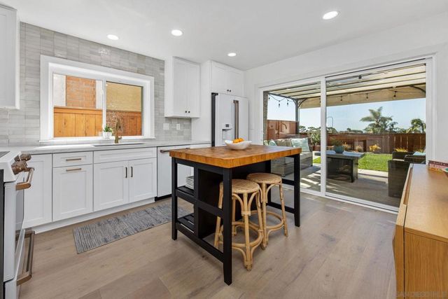 7053 Snapdragon Dr, Carlsbad, CA 92011