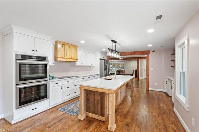 5760 Stanleyville Drive, Winston-salem, NC 27105