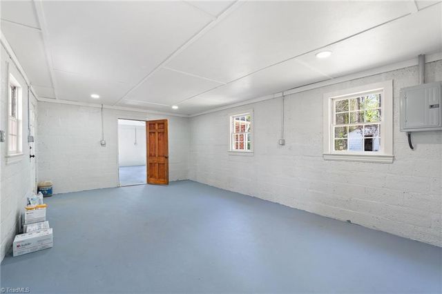 5760 Stanleyville Drive, Winston-salem, NC 27105