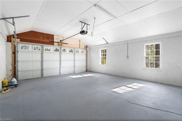 5760 Stanleyville Drive, Winston-salem, NC 27105