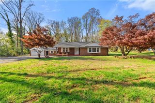 5760 Stanleyville Drive, Winston-salem, NC 27105