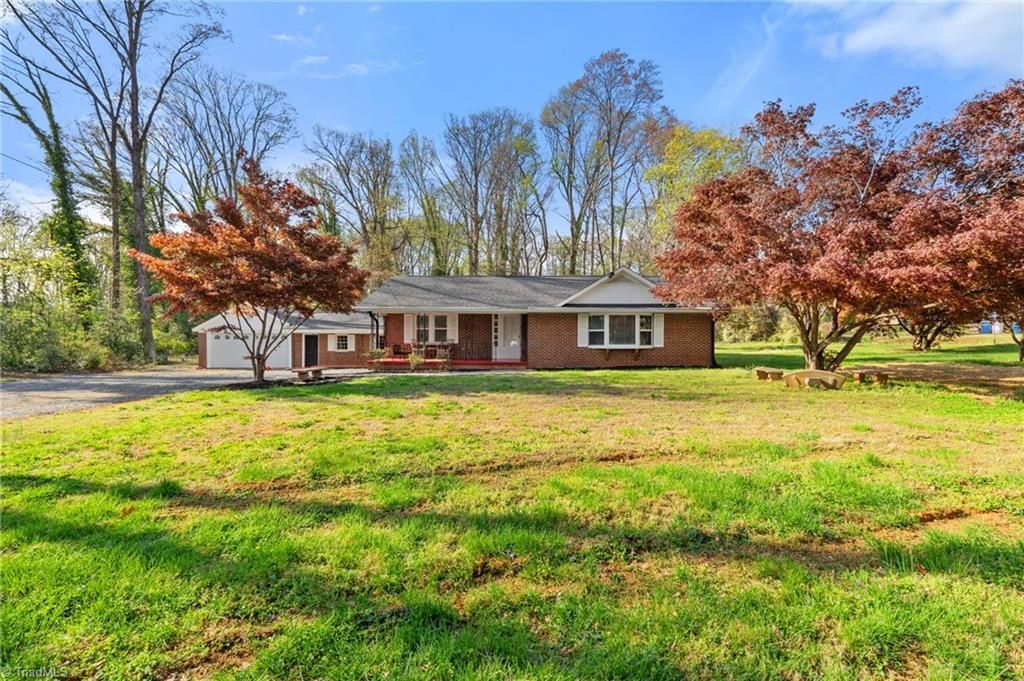 5760 Stanleyville Drive, Winston-salem, NC 27105