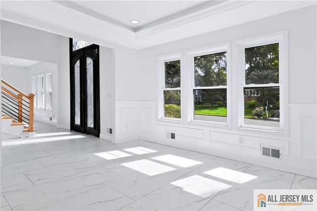 220 W Locust Avenue, Edison, NJ 08820