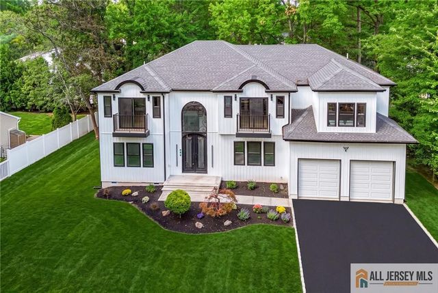 220 W Locust Avenue, Edison, NJ 08820