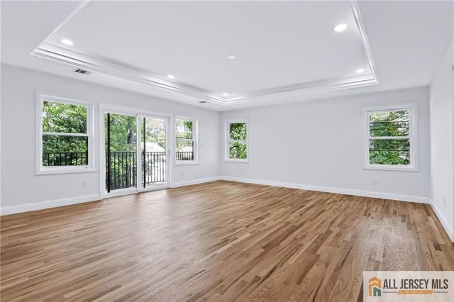 220 W Locust Avenue, Edison, NJ 08820