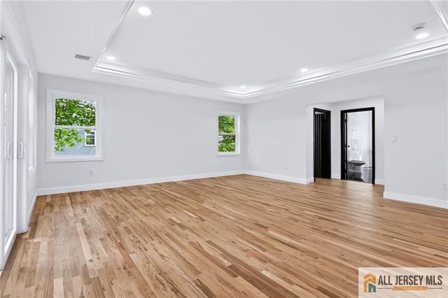 220 W Locust Avenue, Edison, NJ 08820