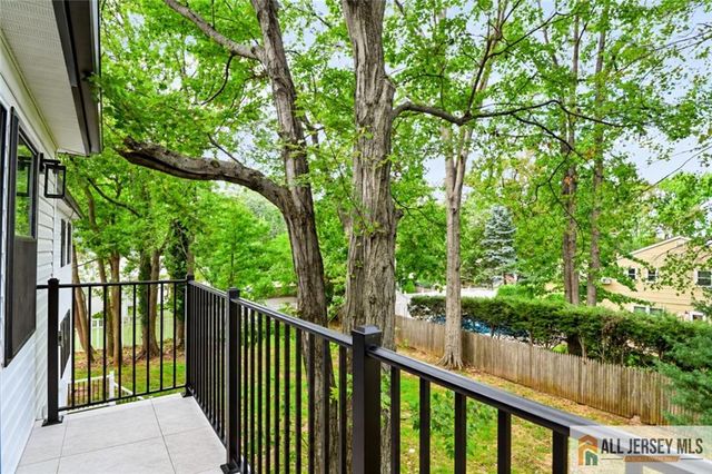 220 W Locust Avenue, Edison, NJ 08820