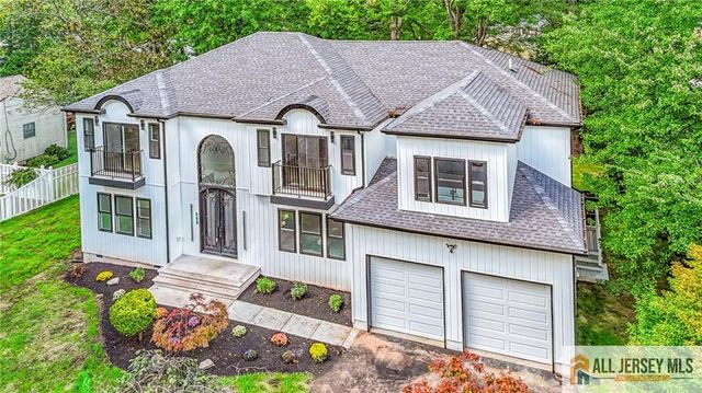 220 W Locust Avenue, Edison, NJ 08820