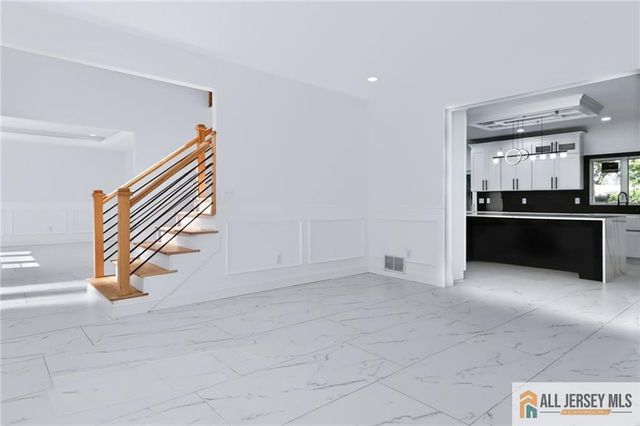 220 W Locust Avenue, Edison, NJ 08820