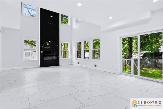 220 W Locust Avenue, Edison, NJ 08820