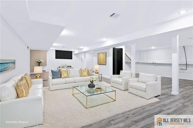 220 W Locust Avenue, Edison, NJ 08820