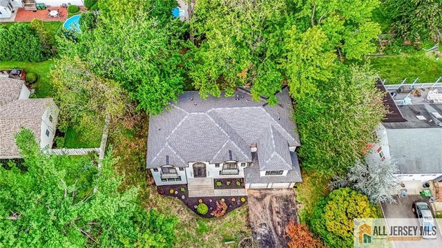 220 W Locust Avenue, Edison, NJ 08820