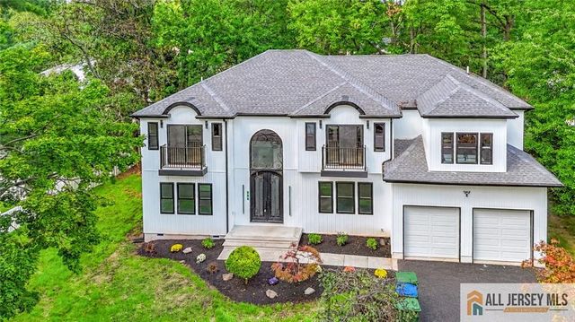 220 W Locust Avenue, Edison, NJ 08820
