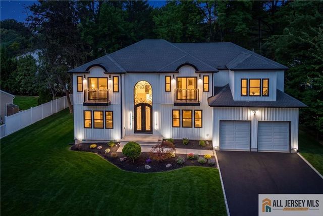 220 W Locust Avenue, Edison, NJ 08820