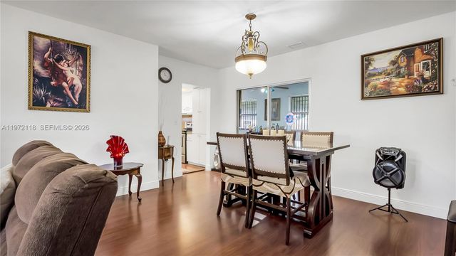 3049 NW 51st St, Miami, FL 33142