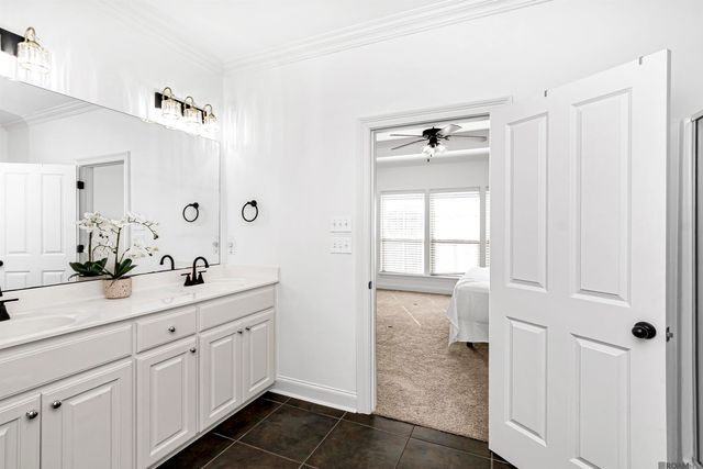 14628 Lake Town Dr, Baton Rouge, LA 70810