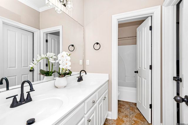 14628 Lake Town Dr, Baton Rouge, LA 70810