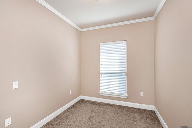 14628 Lake Town Dr, Baton Rouge, LA 70810