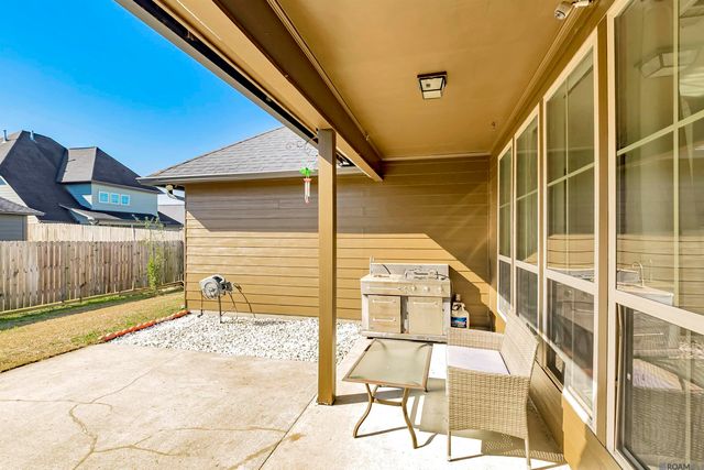 14628 Lake Town Dr, Baton Rouge, LA 70810