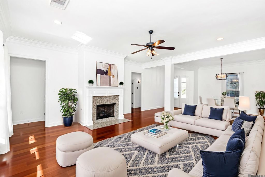 14628 Lake Town Dr, Baton Rouge, LA 70810