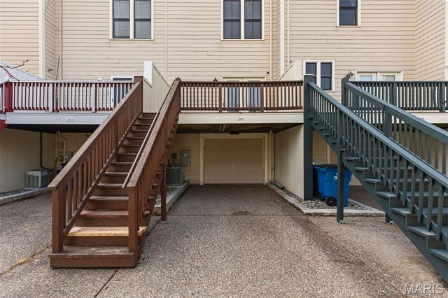 3330 Shutten Way, St Charles, MO 63301