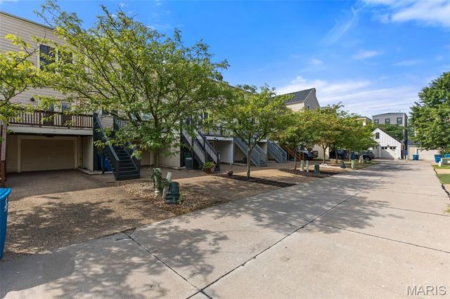 3330 Shutten Way, St Charles, MO 63301