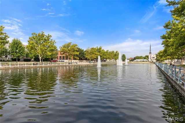 3330 Shutten Way, St Charles, MO 63301