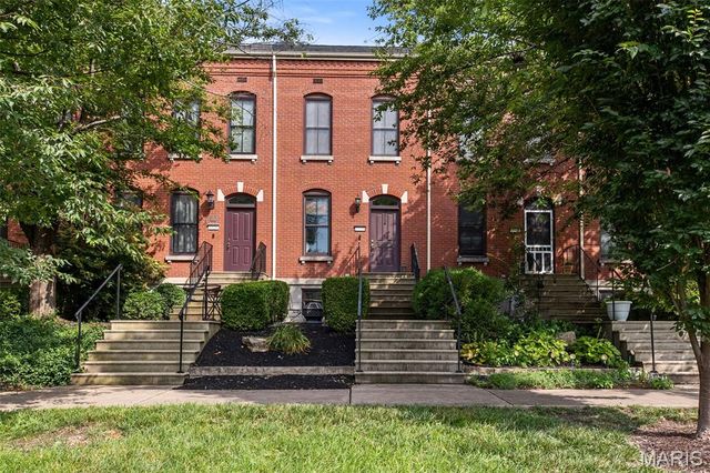 3330 Shutten Way, St Charles, MO 63301