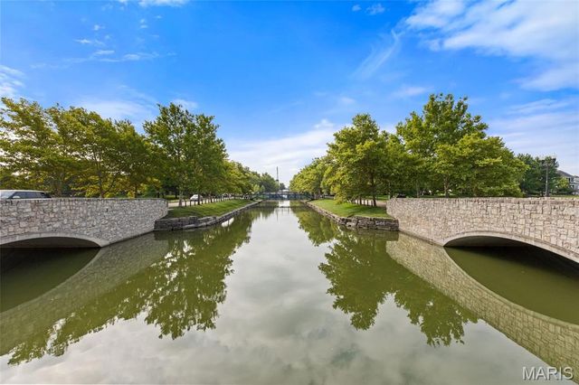 3330 Shutten Way, St Charles, MO 63301