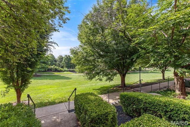 3330 Shutten Way, St Charles, MO 63301