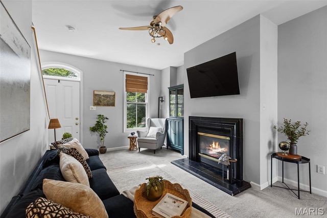 3330 Shutten Way, St Charles, MO 63301