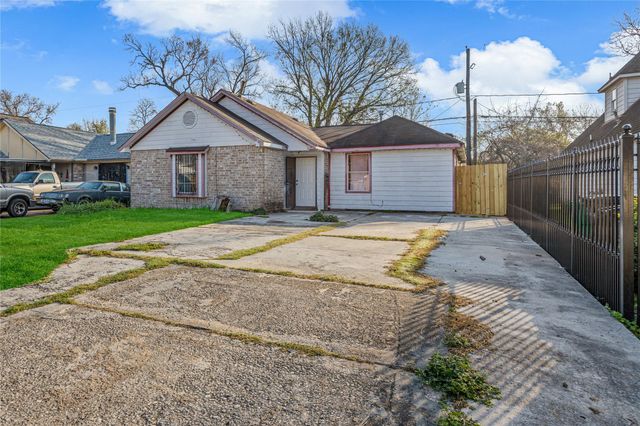 11018 Clark Road, Houston, TX 77076
