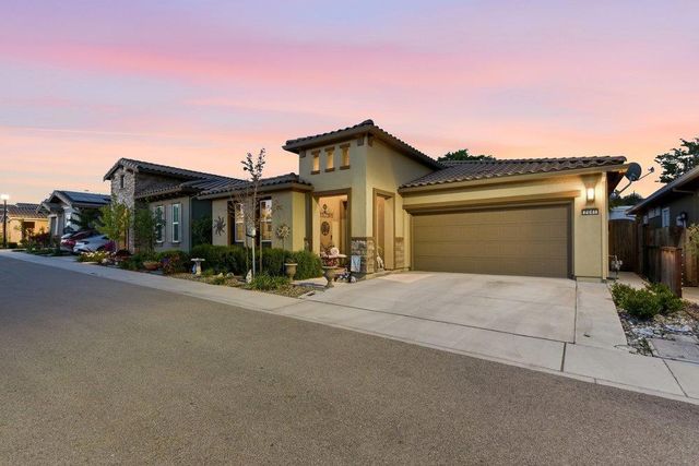 2041 Santoro Way, Hollister, CA 95023