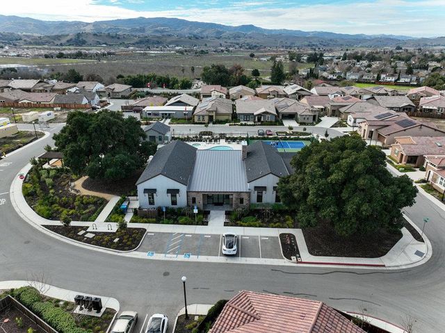 2041 Santoro Way, Hollister, CA 95023