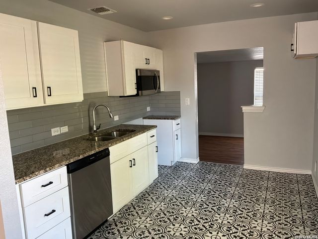 760 LINDA LOU DR, San Antonio, TX 78223