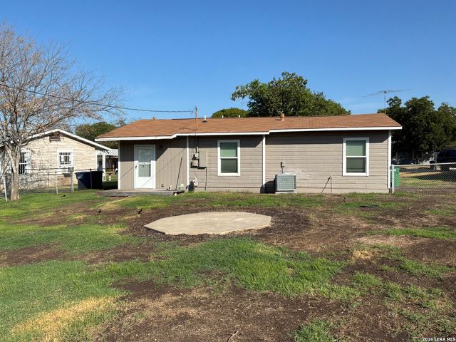 760 LINDA LOU DR, San Antonio, TX 78223