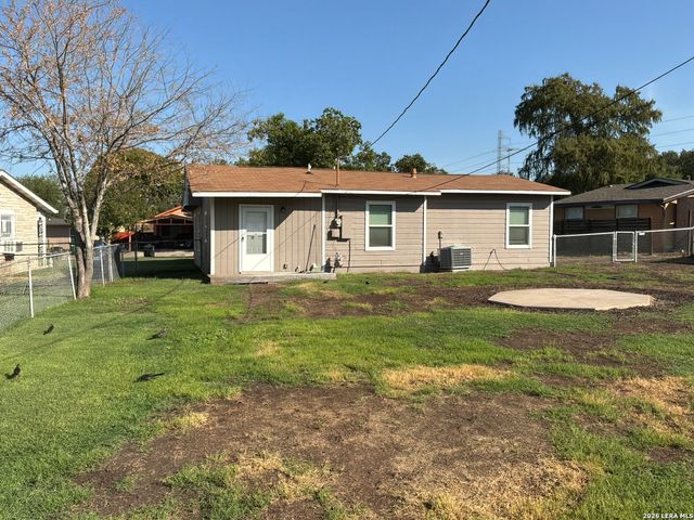 760 LINDA LOU DR, San Antonio, TX 78223