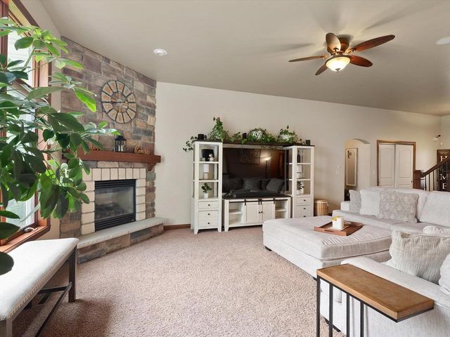 2690 PRAIRIE GARDEN TRAIL, Green Bay, WI 54313