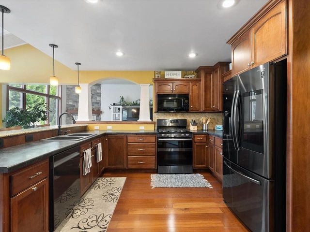 2690 PRAIRIE GARDEN TRAIL, Green Bay, WI 54313
