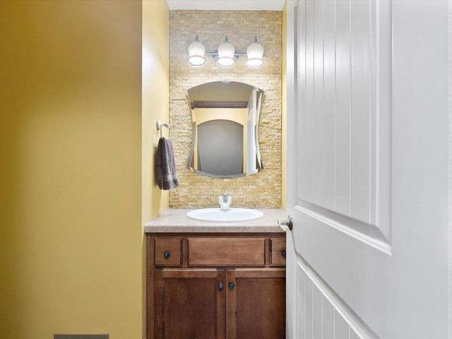 2690 PRAIRIE GARDEN TRAIL, Green Bay, WI 54313